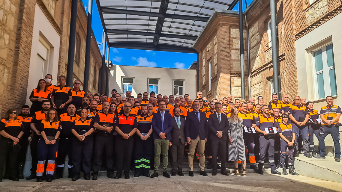 La Comunidad de Madrid entrega a la Agrupación de Protección Civil de Torrejón de Ardoz la réplica de la Medalla del Dos de Mayo en reconocimiento a su extraordinaria labor durante la pandemia 